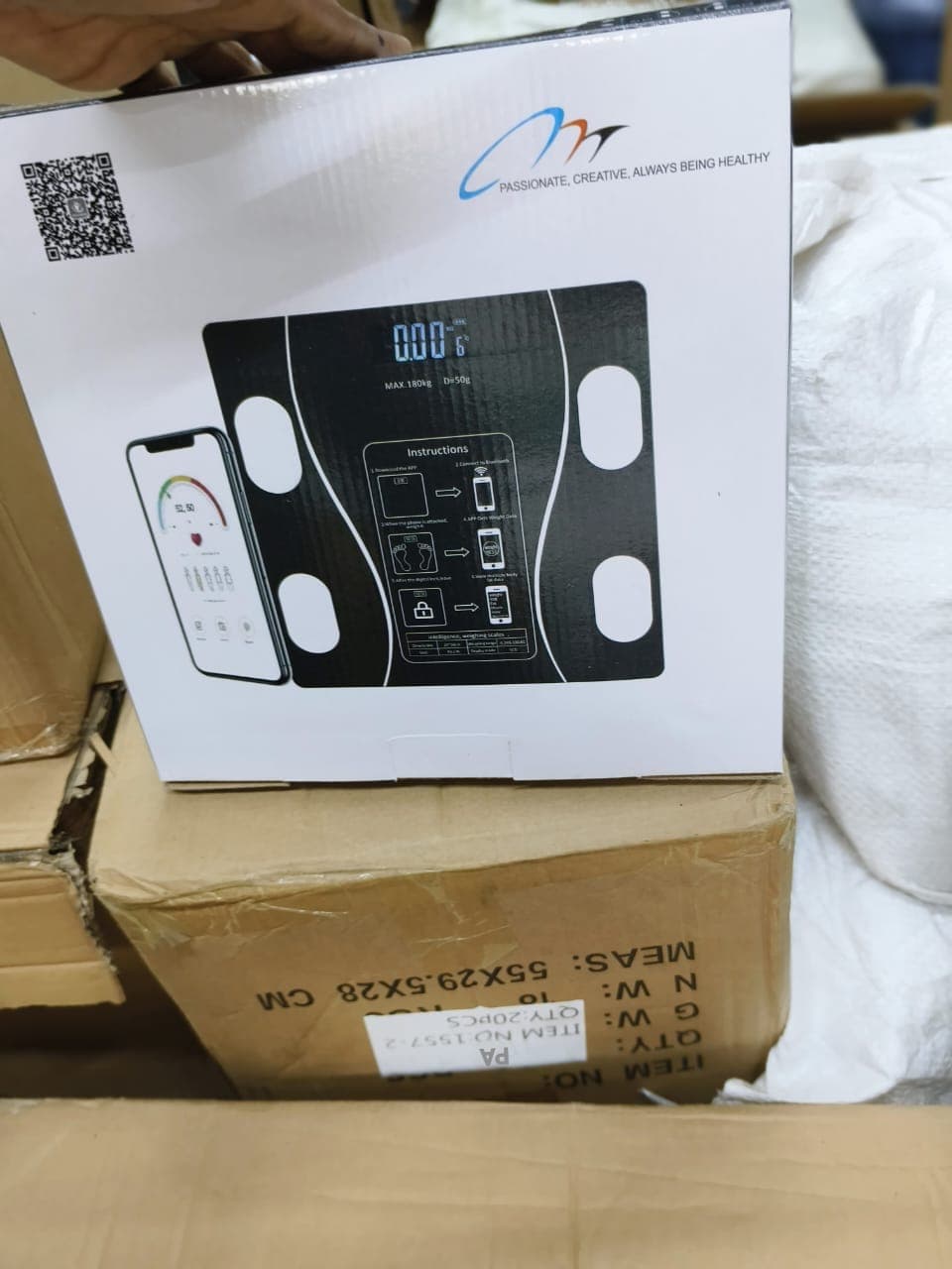 Smart Bluetooth Body Fat Scale - 180kg Digital Weight Scale with USB Charging & Smartphone App thumbnail 6